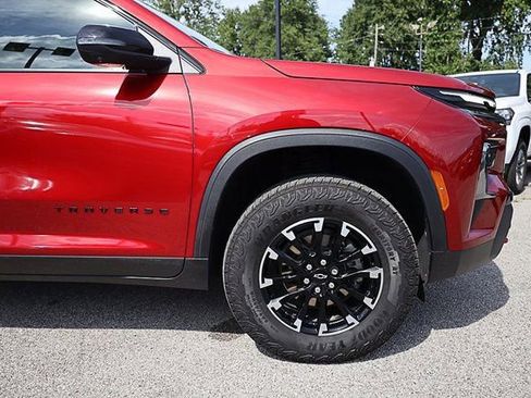 Used 2024 Chevrolet Traverse Z71 image 12