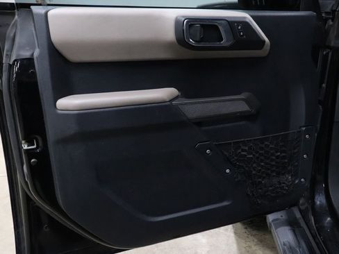 Used 2022 Ford Bronco Wildtrak image 9