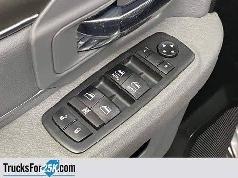 Used 2018 RAM 1500 Classic SLT image 26