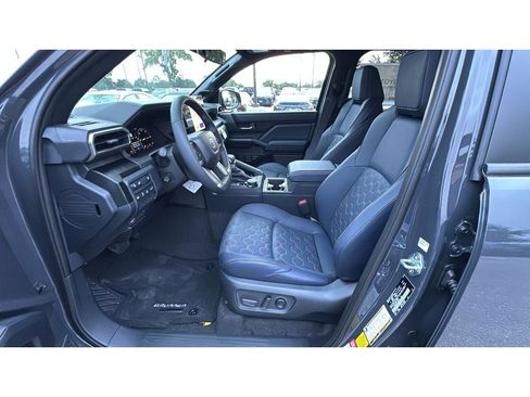 New 2026 Toyota 4Runner Platinum AWD/4WD image 18