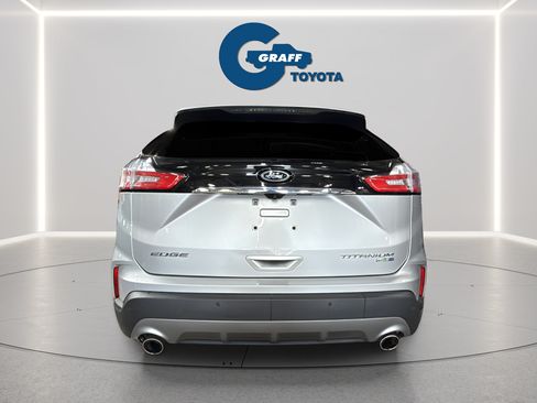 Used 2019 Ford Edge Titanium w/ Cold Weather Package AWD/4WD image 8