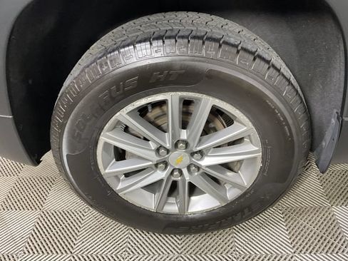 Used 2022 Chevrolet Traverse LT FWD image 13