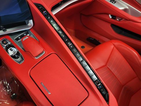 Used 2024 Chevrolet Corvette Stingray Premium Conv w/ Z51 Performance Package image 26