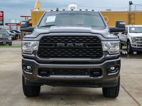 Used 2023 RAM 2500 Big Horn w/ Night Edition AWD/4WD image 4