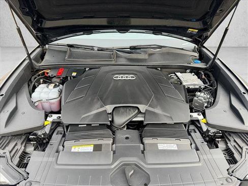 Used 2023 Audi Q8 Premium Plus w/ Premium Plus Package image 30