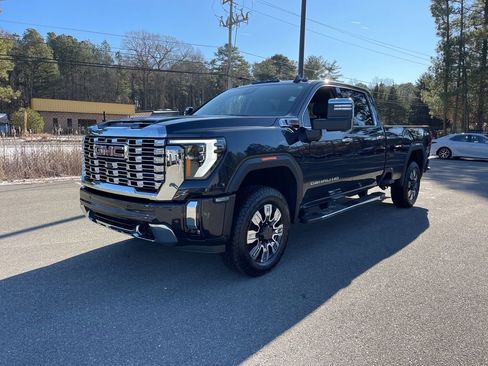 Used 2025 GMC Sierra 3500 Denali w/ Denali Reserve Package image 2