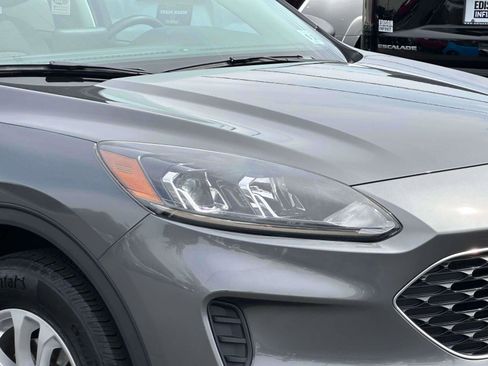 Used 2022 Ford Escape SE w/ Cold Weather Package image 7