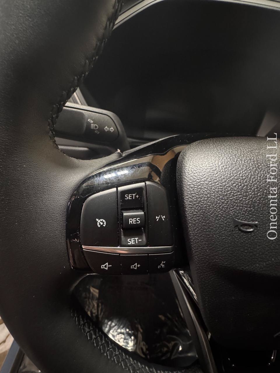 Used 2023 Ford Escape Active AWD/4WD image 12