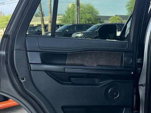 Used 2018 Ford Expedition Limited w/ Equipment Group 301A AWD/4WD image 40