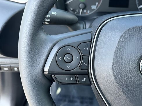 Used 2025 Toyota Corolla SE image 15