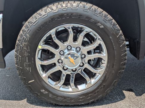 New 2026 Chevrolet Silverado 2500 LTZ w/ LTZ Premium Package AWD/4WD image 31