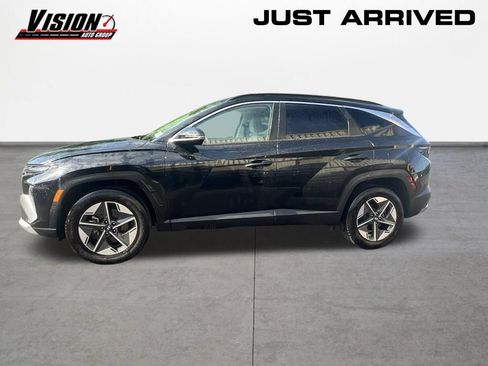 Certified 2025 Hyundai Tucson SEL AWD/4WD image 2