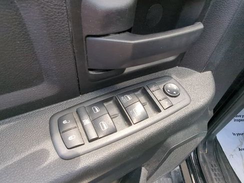 Used 2021 RAM 2500 Tradesman w/ Chrome Appearance Group AWD/4WD image 12