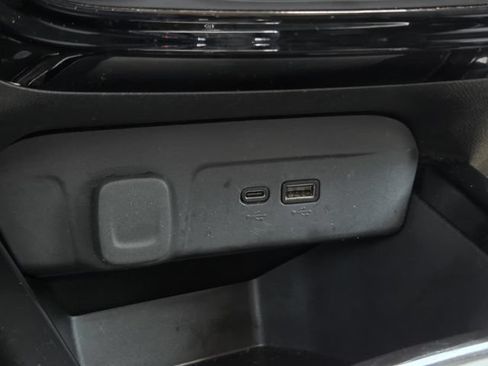 Used 2024 Chevrolet Trax LT w/ Driver Confidence Package FWD image 20