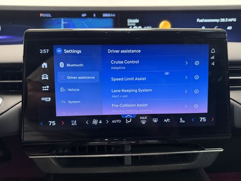 Used 2024 Lincoln Nautilus Reserve w/ Equipment Group 202A image 16