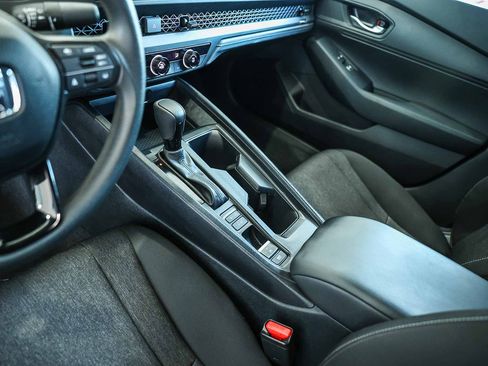 Used 2025 Honda Accord LX image 24