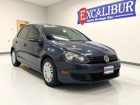 Used 2013 Volkswagen Golf 4-Door FWD image 4