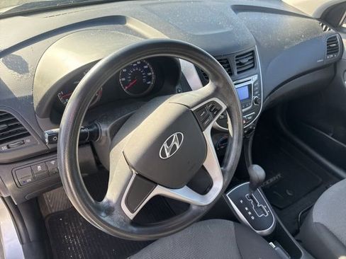 Used 2014 Hyundai Accent GS image 9