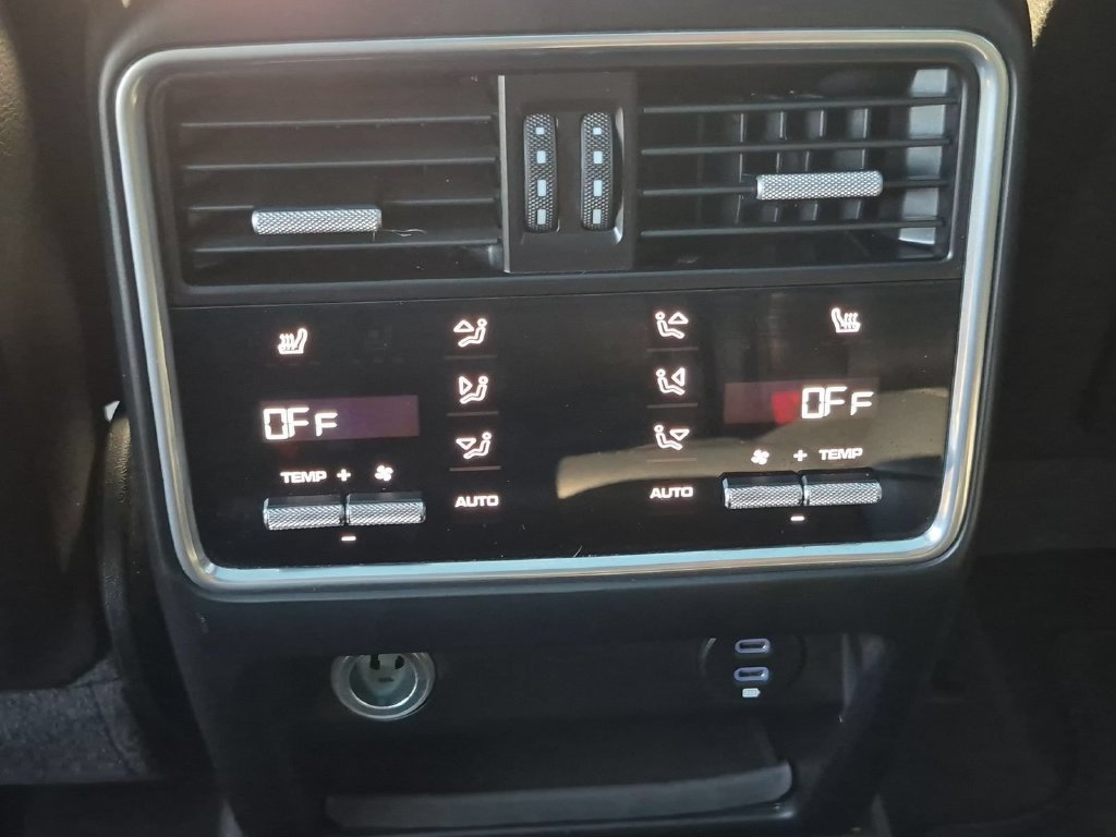 Used 2020 Porsche Cayenne Turbo S AWD/4WD image 14