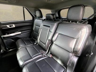 Certified 2023 Ford Explorer XLT w/ Equipment Group 202A