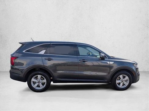 Used 2022 Kia Sorento LX FWD image 4