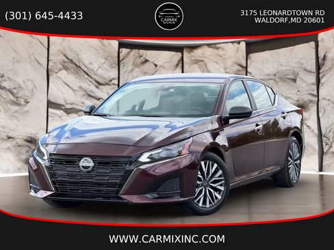 Used 2025 Nissan Altima 2.5 SV FWD image 1