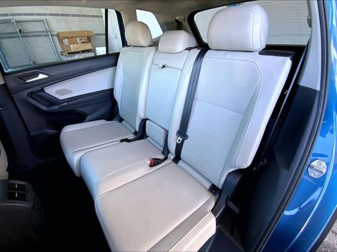 Used 2020 Volkswagen Tiguan SE image 20