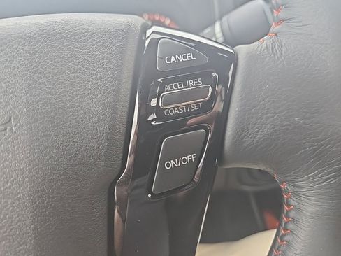 Used 2024 Nissan Frontier PRO-4X w/ Off-Road Protection Package image 17