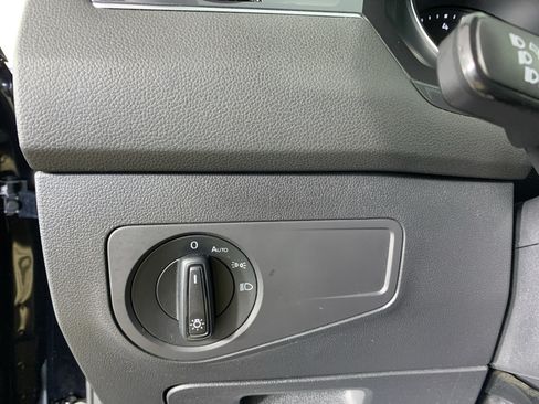 Used 2021 Volkswagen Tiguan S FWD image 17