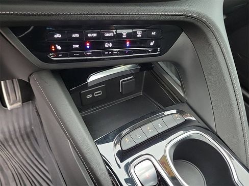 Used 2023 Buick Envision Essence w/ Sport Touring Package image 27