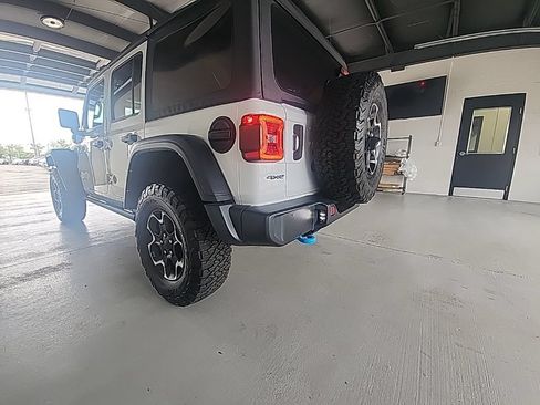 Used 2022 Jeep Wrangler Unlimited Rubicon 4xe AWD/4WD image 4
