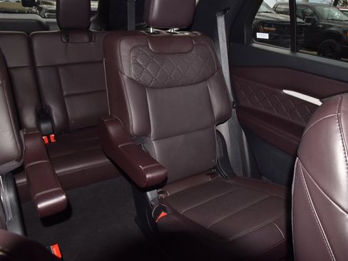 Certified 2025 Ford Explorer Platinum w/ LUX Leather Package image 22