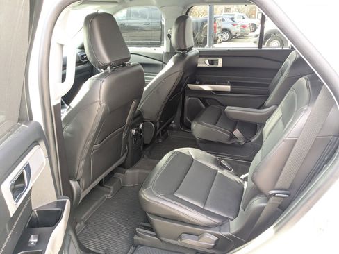 Used 2022 Ford Explorer Limited image 28