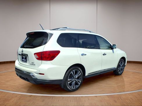Used 2018 Nissan Pathfinder Platinum AWD/4WD image 7