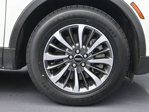 Used 2023 Lincoln Nautilus Reserve FWD image 9