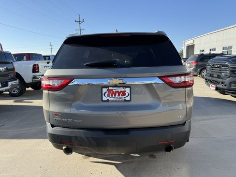 Used 2018 Chevrolet Traverse LT AWD/4WD image 38