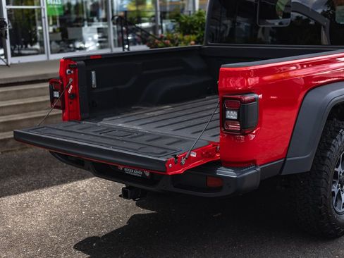 Used 2020 Jeep Gladiator Sport w/ Quick Order Package 24S AWD/4WD image 8