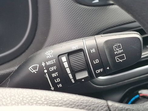Used 2023 Hyundai Kona SEL AWD/4WD image 24