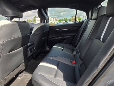 Used 2025 Toyota Camry SE FWD image 6