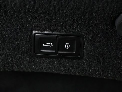 Used 2021 Bentley Continental GT V8 image 27