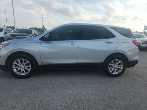 Used 2019 Chevrolet Equinox LS FWD image 5