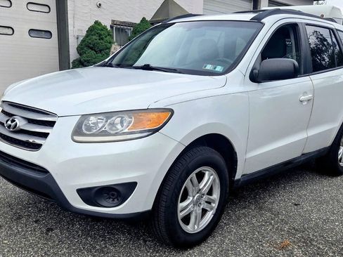 Used 2012 Hyundai Santa Fe GLS FWD image 1