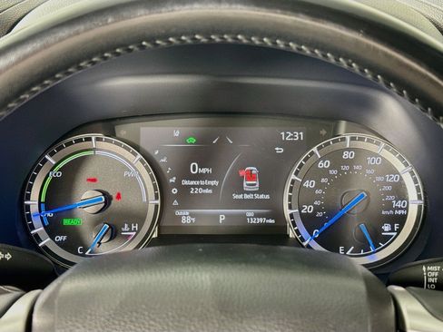 Used 2022 Toyota Highlander XLE AWD/4WD image 14