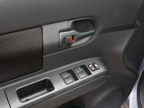 Used 2009 Scion xB FWD image 17