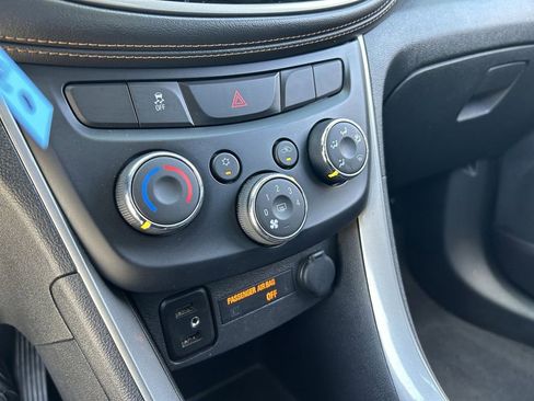 Used 2019 Chevrolet Trax LS w/ LPO, Protection Package FWD image 28