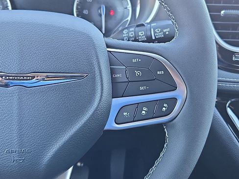 New 2026 Chrysler Pacifica Select image 14