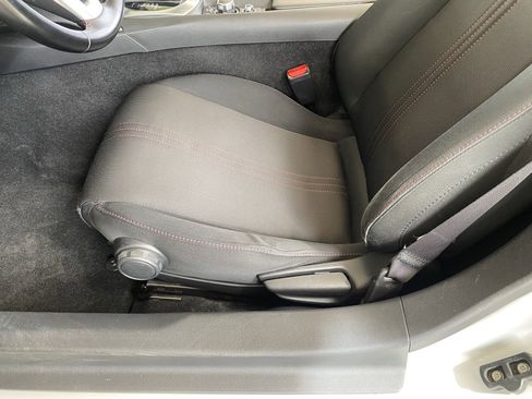 Used 2017 MAZDA MX-5 Miata Club image 12