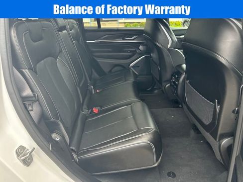 Used 2022 Jeep Grand Cherokee Overland w/ Luxury Tech Group IV image 11