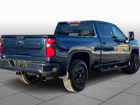 Used 2022 Chevrolet Silverado 3500 LTZ w/ LTZ Plus Package image 12