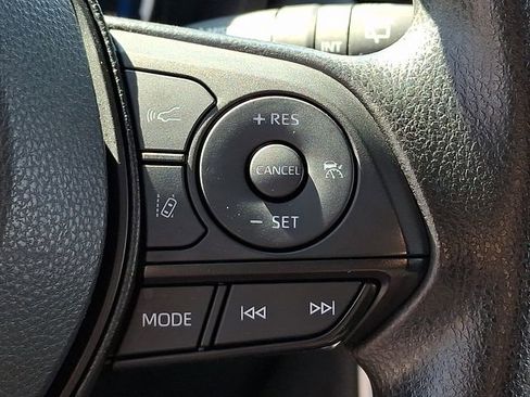 Used 2025 Toyota RAV4 XLE image 21